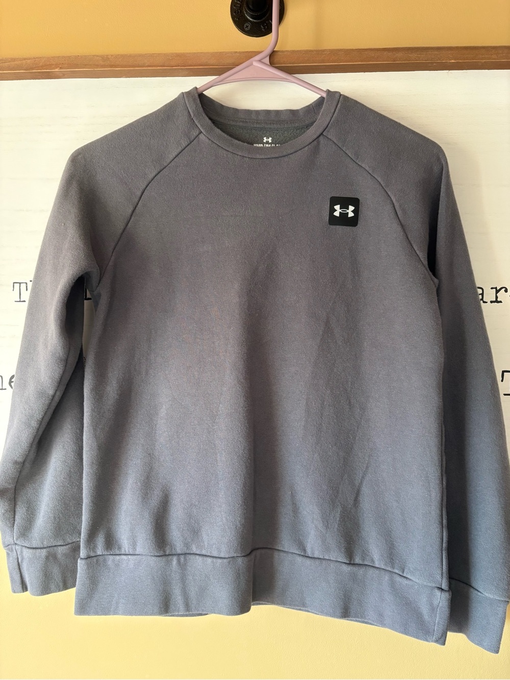 Under Armour Youth Boys  Gray Crewneck Pullover Sweatshirt